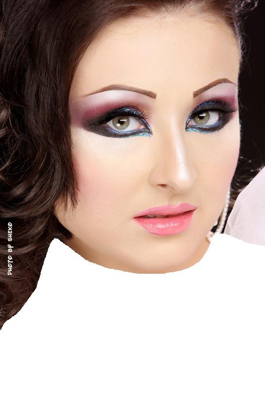 بالعرائسمكياج خبيرة التجميل البحرينيةنادية الشطيكولكشن العرايس لخبيرة التجميل اماني امان